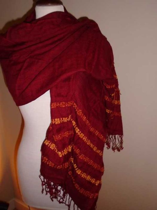 Lenço/écharpe bordeaux