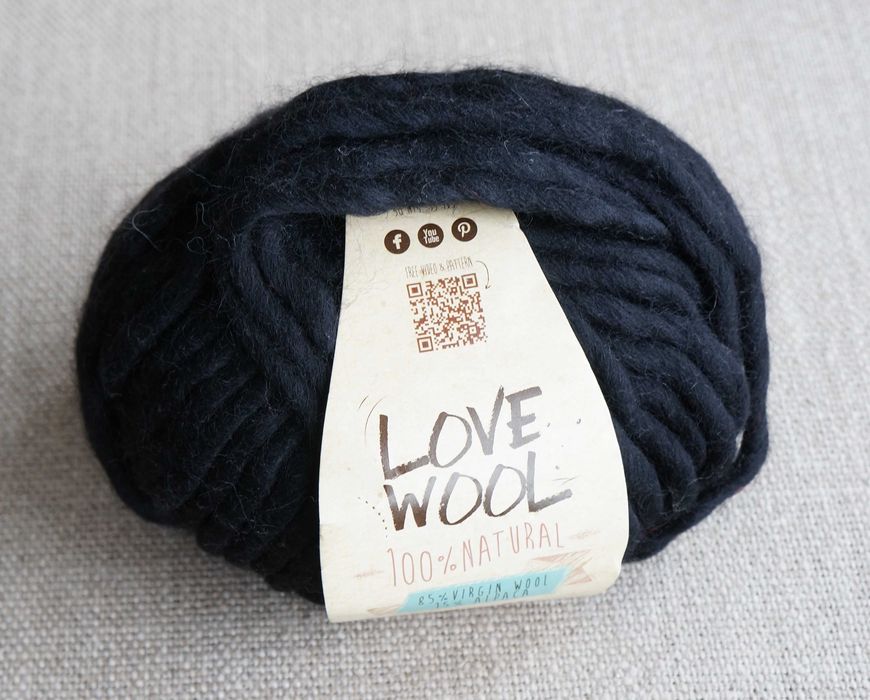 motek czarnej wełny virgin wool i alpaki