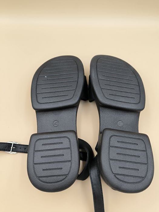 Czarne sandały na platformie rozmiar 40