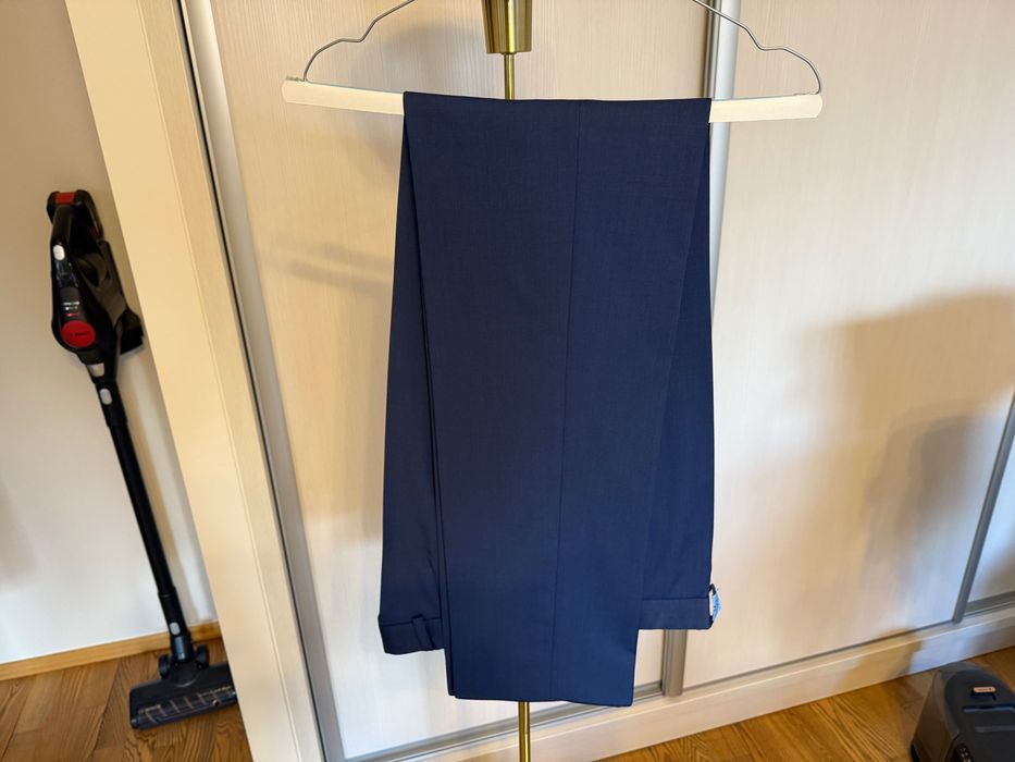 Garnitur! Giacomo Conti 90% wełna 10% poliester. Jak nowy !