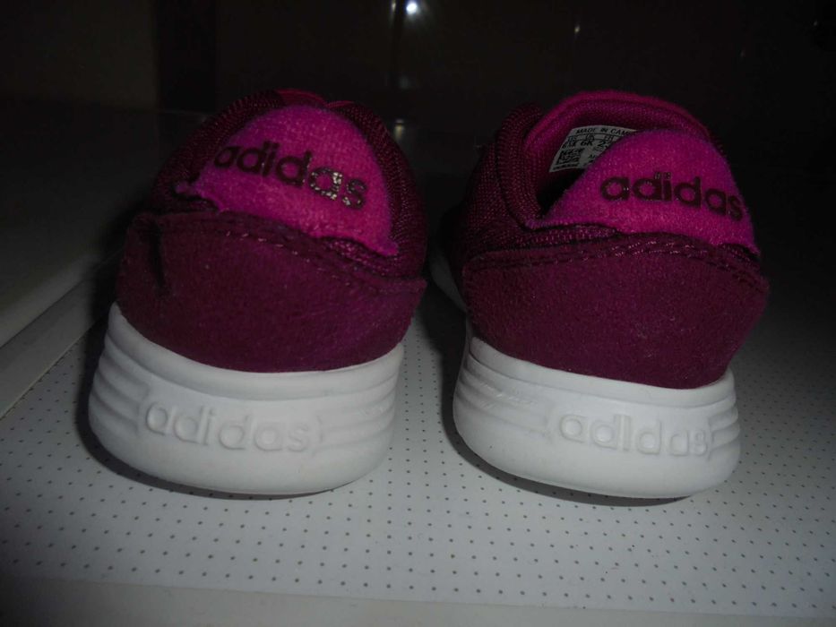 ténis de menina da marca adidas