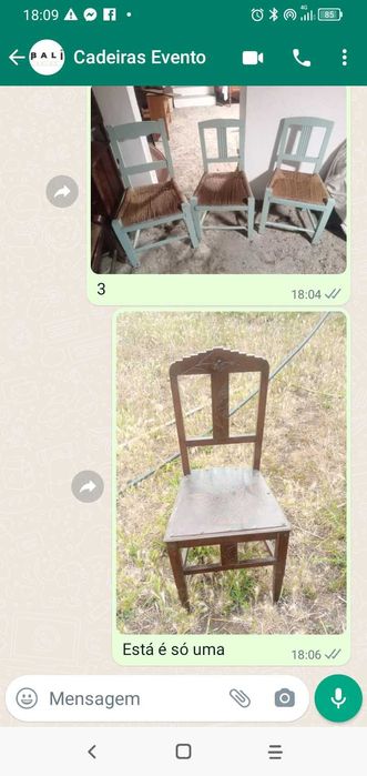 Cadeiras antigas com.fundo de buinho