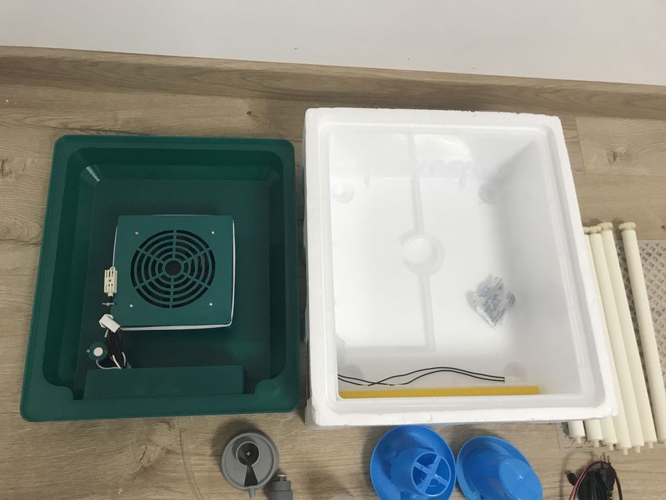 Інкубатора на 24-36 яєць CoInceptus з автомат перевертанням яєць