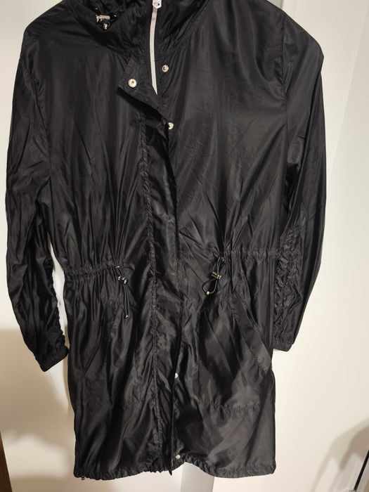 Cienka kurtka wiatrówka