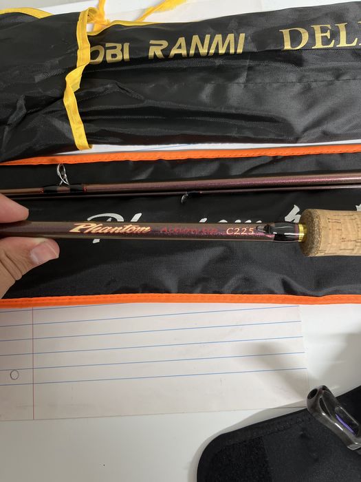 Vendo conjunto de pesca BFS (2 canas mais carreto)