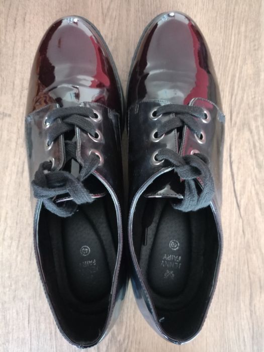 Półbuty lakierowane nowe