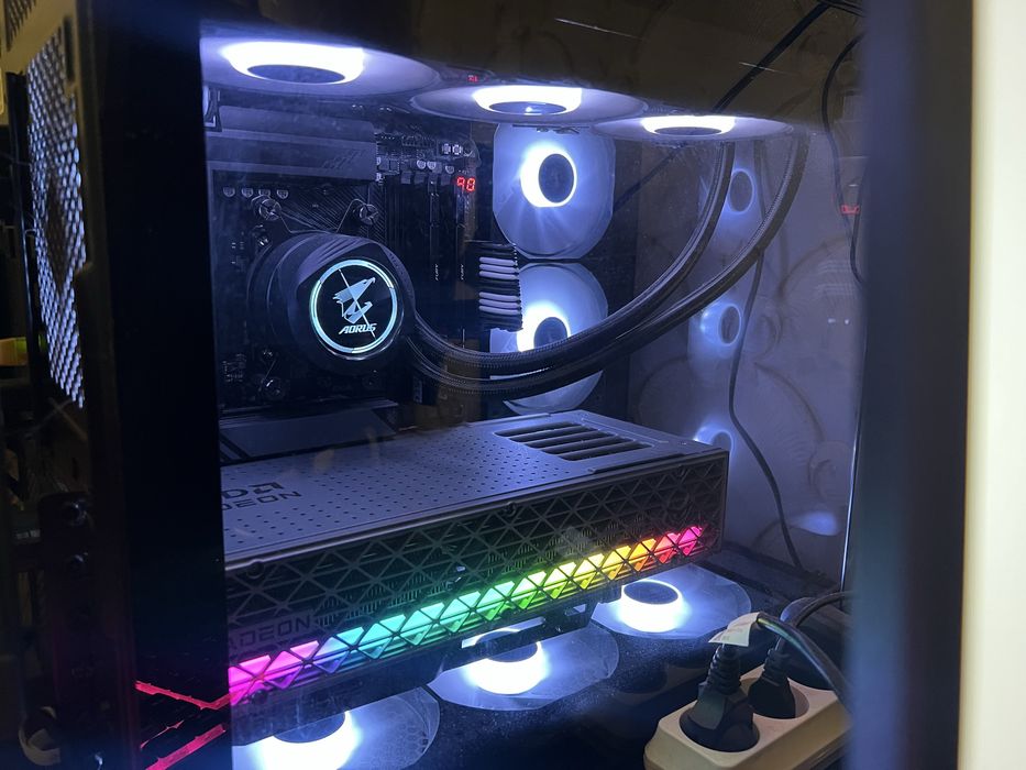 Продам мощный игровой ПК (AM5, RX 9070 XT, Ryzen 7 9800X3D)
