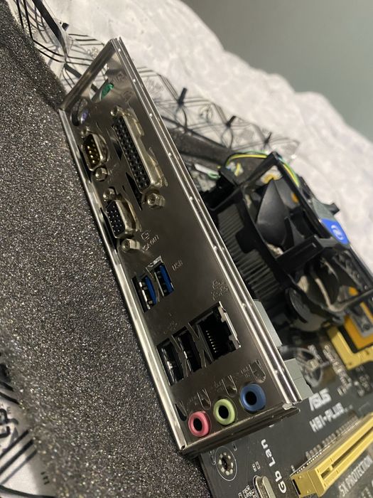 Płyta główna z procesorem i ramem