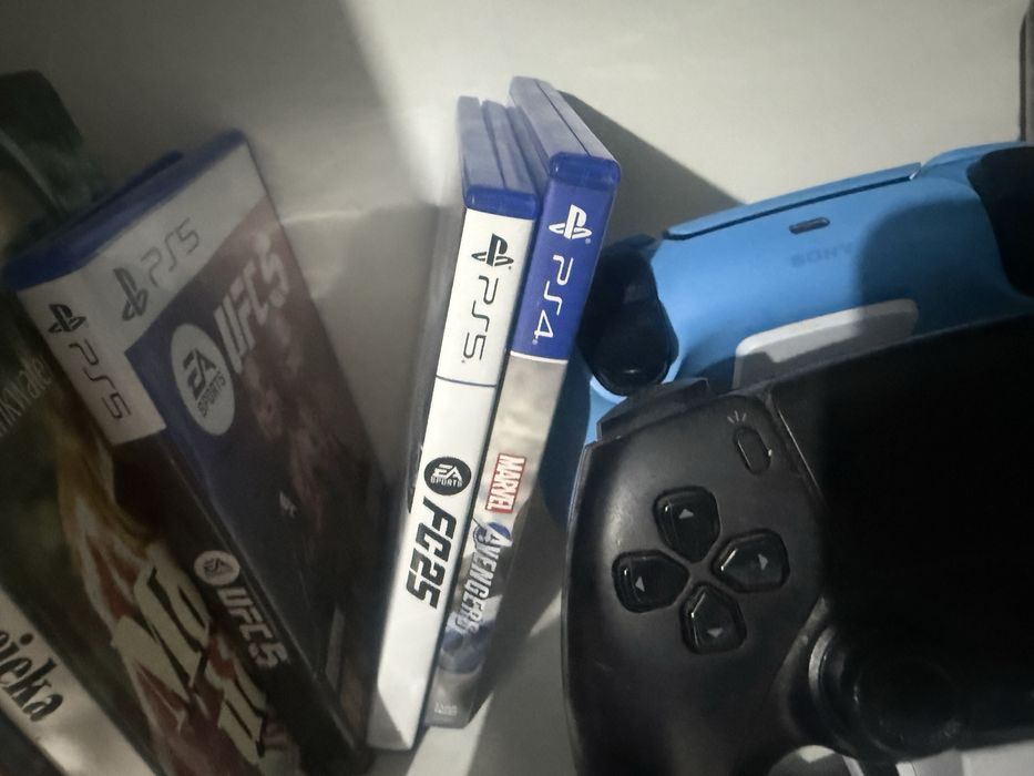 Konsola PS5 plus pady