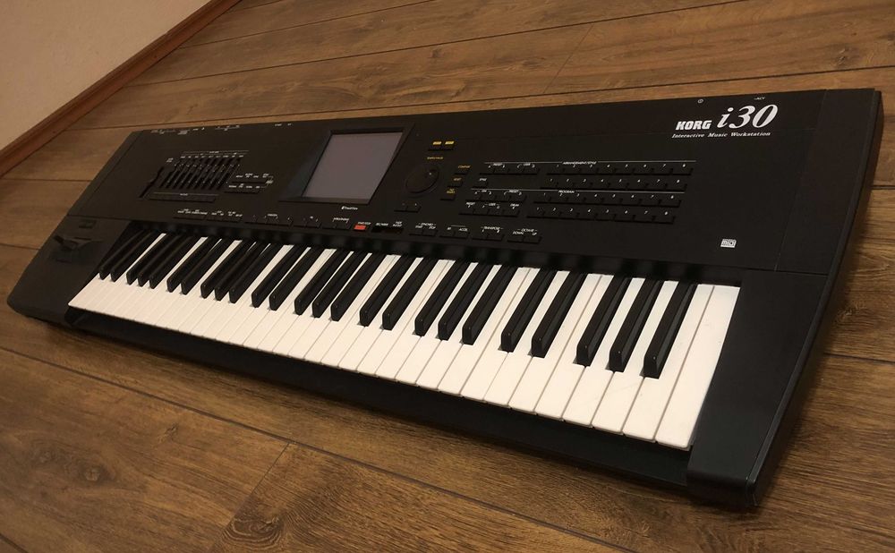 Синтезатор КORG i30 HD аранджувальна станція Interactive Musik Workst.