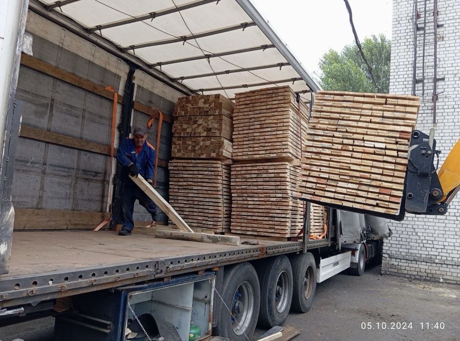 Продам напівпричіп 2004 р.