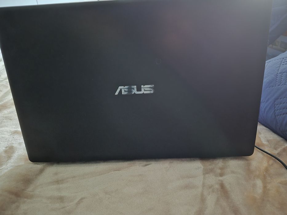 Laptop asus stan dobry