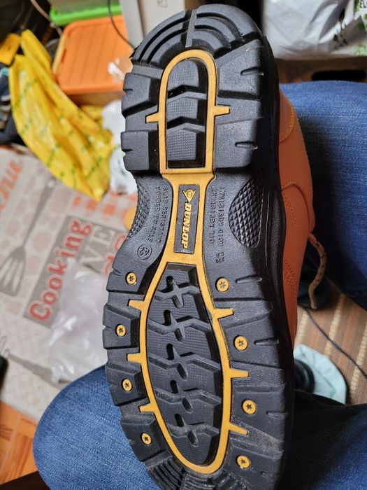 Sapatos  usados 2 vezes, Dunlop nr42 para trabalho com biqueira de aço
