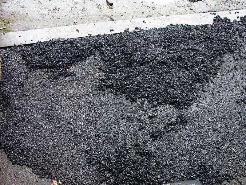 Asfalt w workach na zimno do dziur, ubytków, łatanie, naprawa drogi