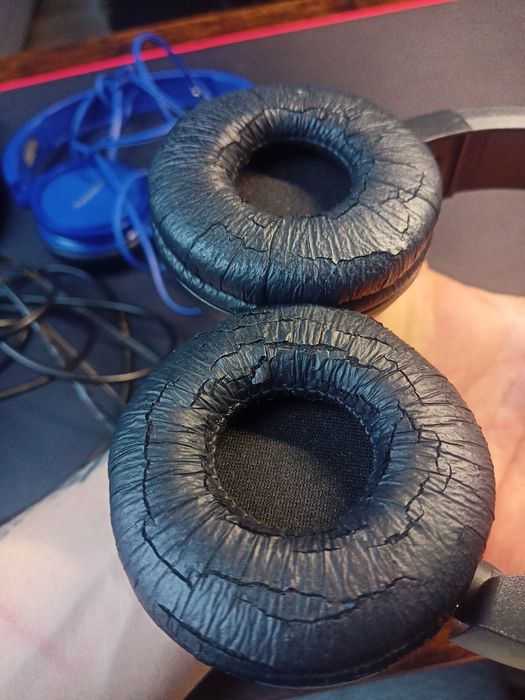 Zestaw słuchawek nausznych Sony JBL Panasonic AKG