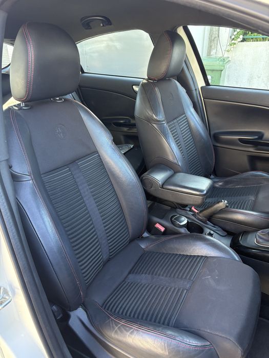Alfa Romeo Giulietta 1.6 (pack quadrifoglio verde)