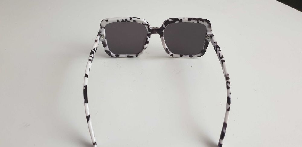 Starocie z Gdyni - Okulary przeciwsłoneczne rozstaw 13,5cm.