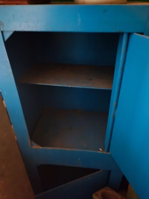 Продам сейф металевий