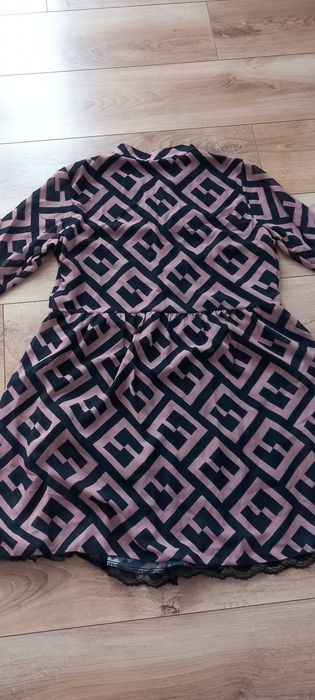 Elegancka sukienka 36/S