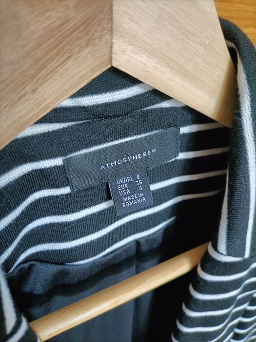 Casaco Blazer Preto c/ Riscas Brancas - Tamanho 36