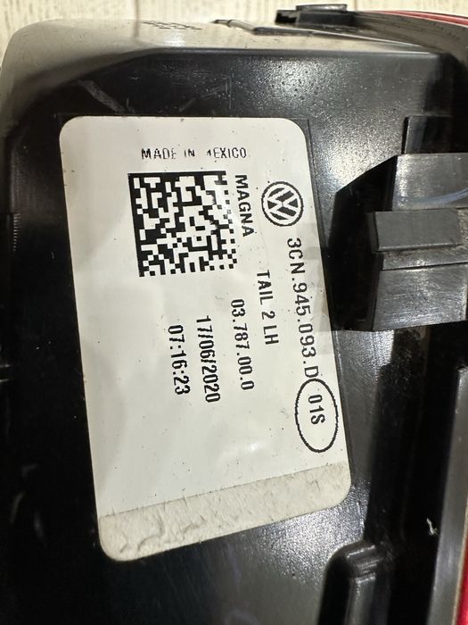 Продам задний стоп в крышку багажника vw Atlas 2021г