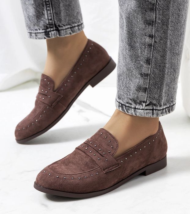 Brązowe półbuty skórzane z ćwiekami Ishana