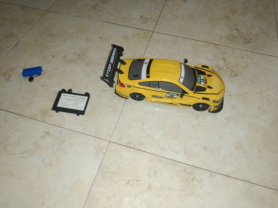 Vendo RC DRIFT car (BMW)