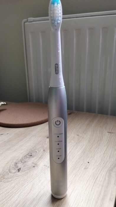 Szczoteczka elektryczna Oral-b