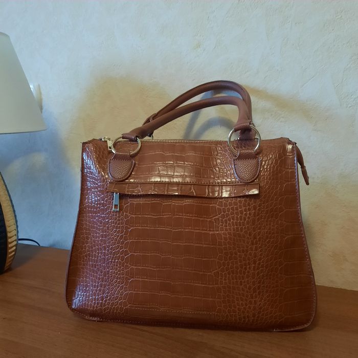 Велика жіноча сумка