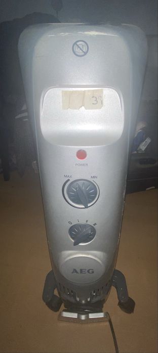 Aquecedor / Radiador a Óleo AEG 2000W – Cinzento (Excelente Estado)