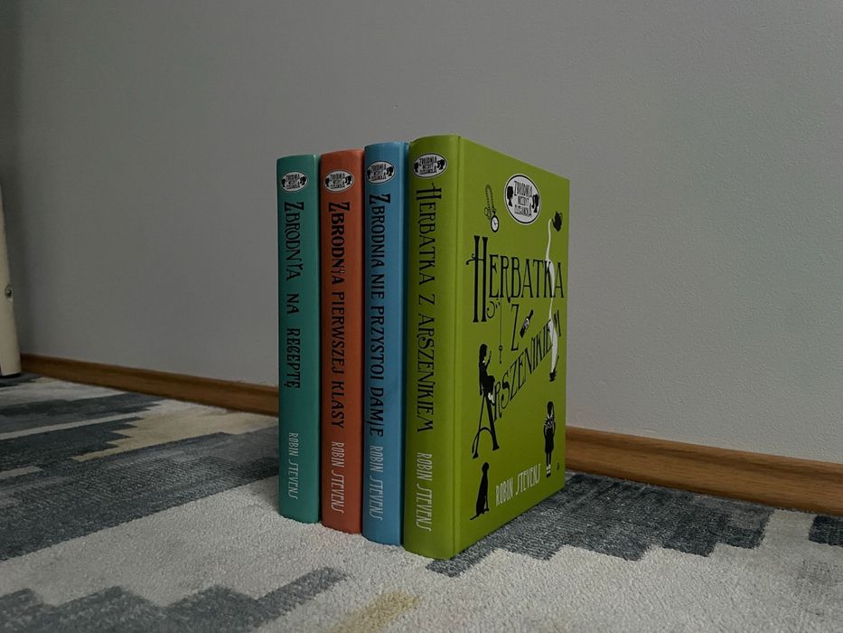 seria „Zbrodnia niezbyt elegancka” autor Robin Stevens