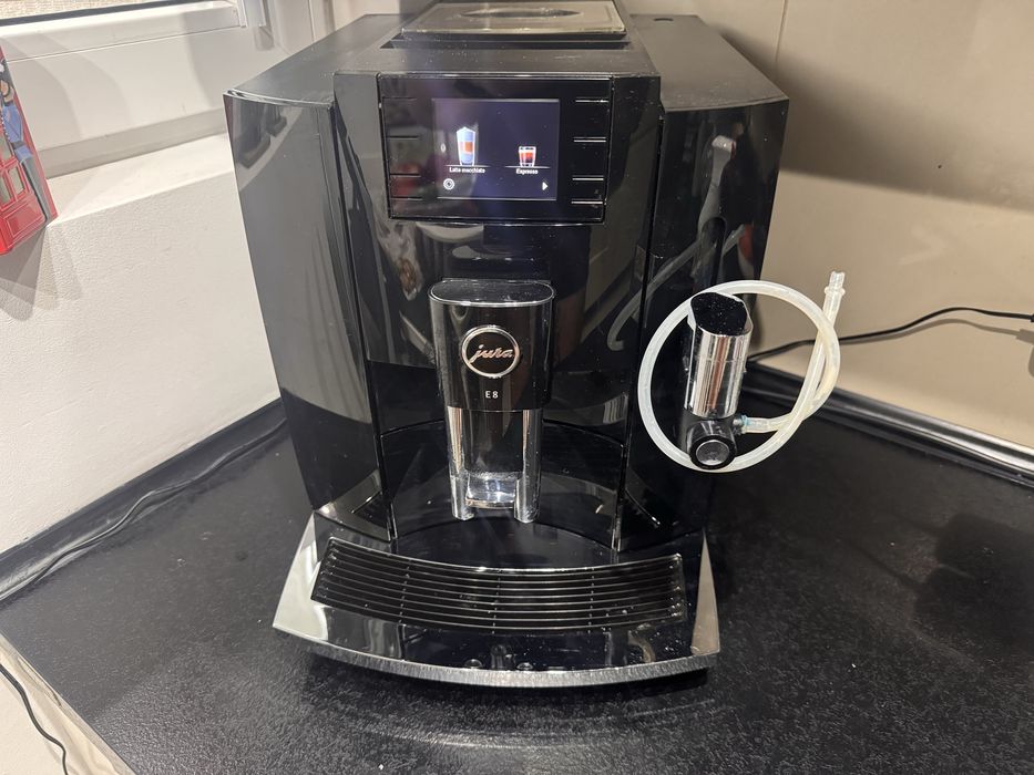 Jura E8 EB ekspres do kawy idealny