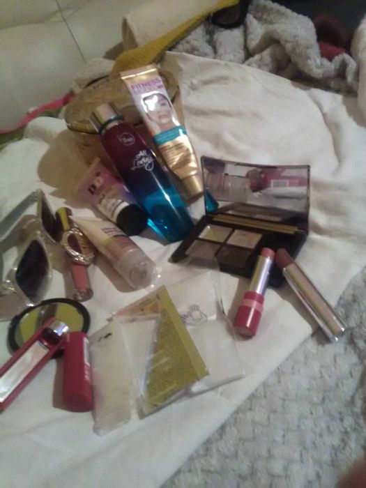 Kosmetyki, okulay przeciwsłoneczne,cienie etc..