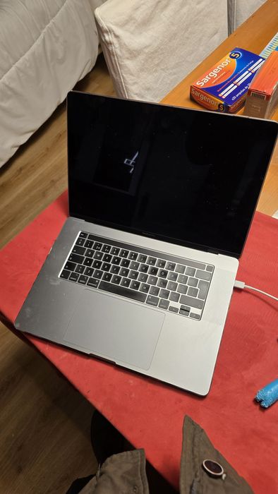 MacBook Pro 16" (2020) – Intel i7 6-Core | 16GB RAM | 500GB SSD
