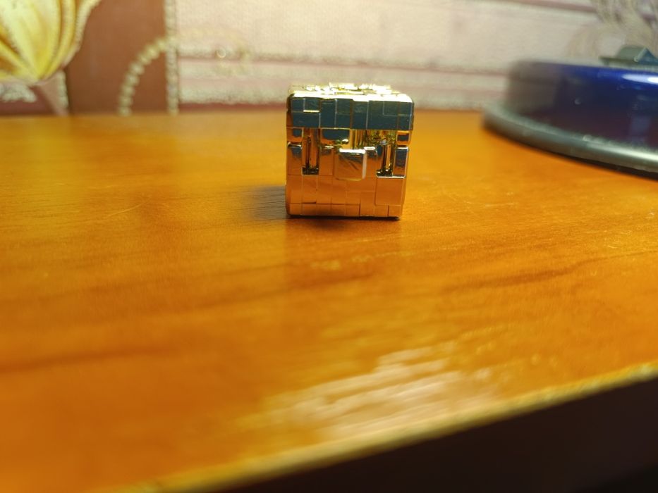 Фігурка кіндер джой майнкрафт золота скриня