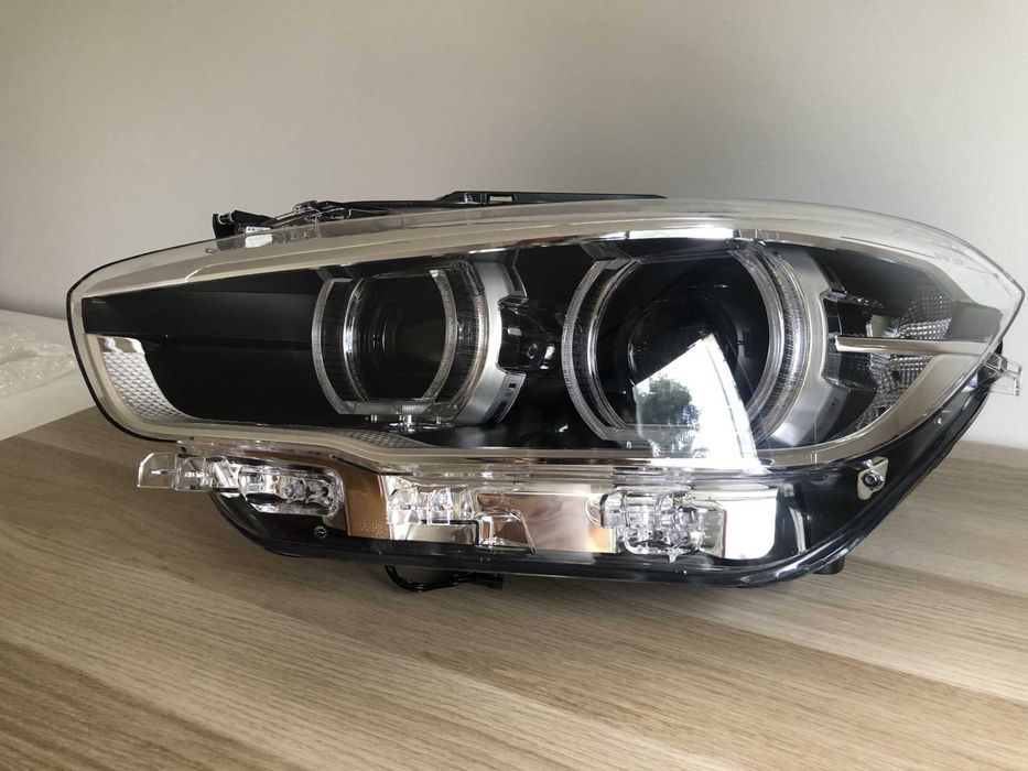 Farol  BMW Série 1 F20/F21  - Série 2 F22/F23 - 2015 - 2019