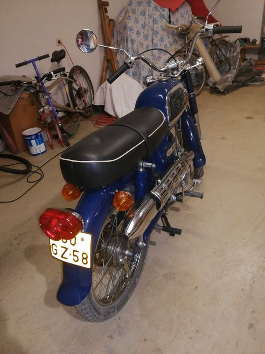 Honda 50 CD com documentos