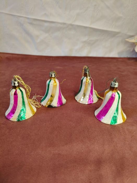 Dzwoneczki bombki PRL