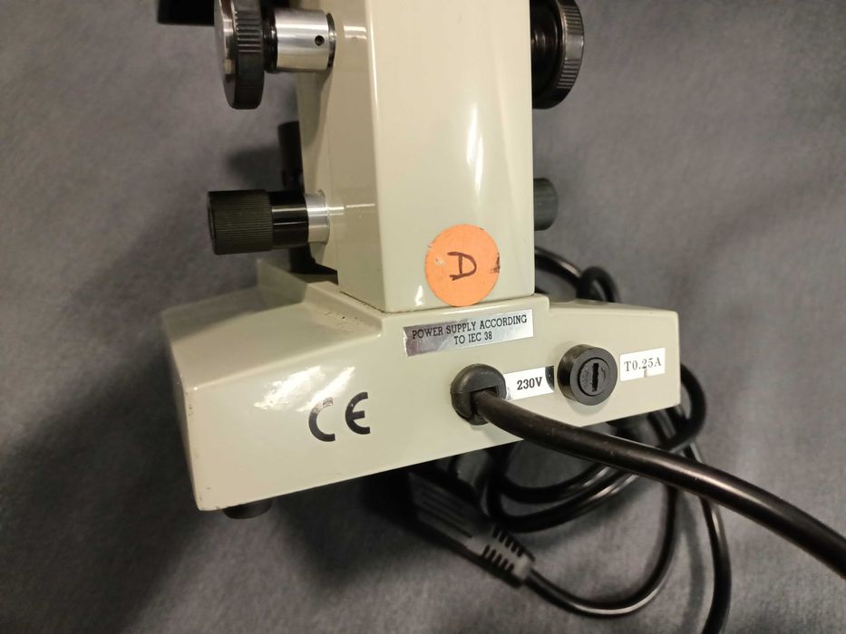 Микроскоп лабораторный с подсветкой из Германии