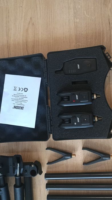Zestaw karpiowy Rod pod Jaxon Solid Carp + Sygnalizatory Jaxon XTR Carp 2+1 + Hangery 2szt.