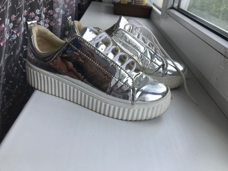 Кроссовки  женские H&M