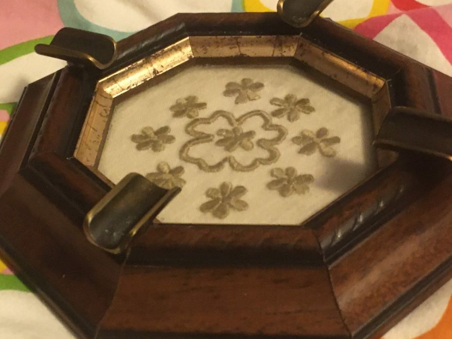 Cinzeiro Vintage de madeira