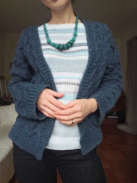 Sweter z wełną warkocze owersize zgaszony granat r. S M