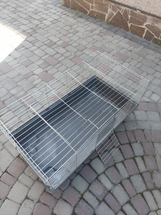 Продам клітку    1100 грн  .
