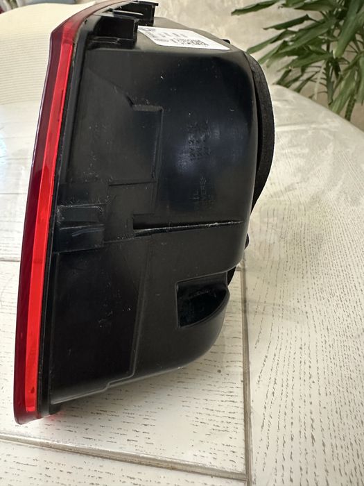 Продам задний стоп в крышку багажника vw Atlas 2021г