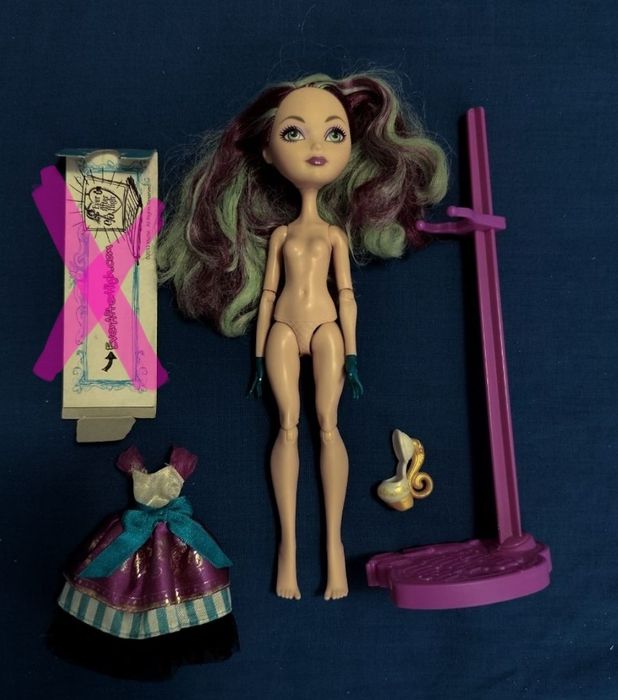 Меделін Медді евер афтер хай щоденник монстер хай Спектра нюд