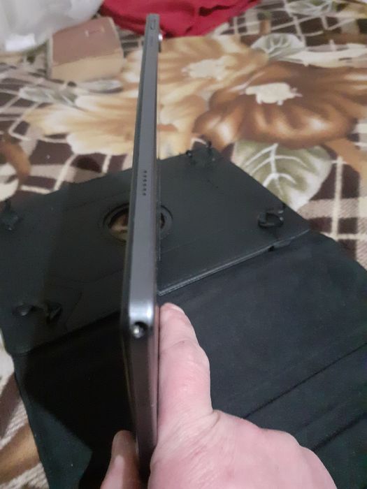 Продам плашет10,5"