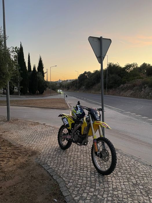 Suzuki RMZ-250 Matriculada 2011