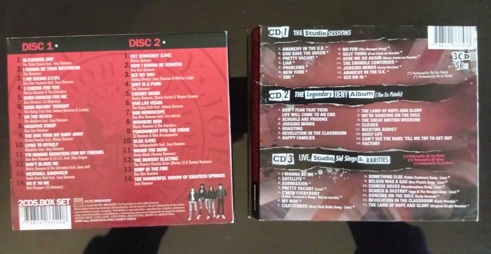 CD's Punk Ramones(2 CD's) / Sex Pistols(3 Cd's)