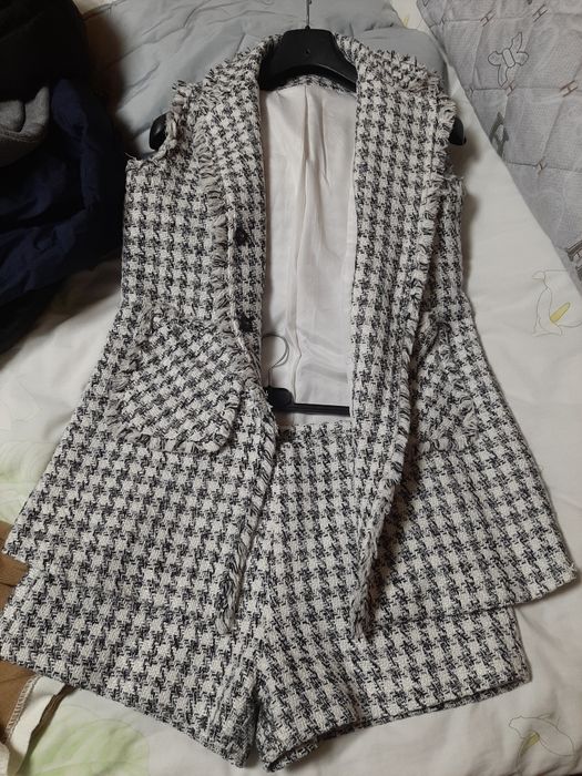 Костюм на осінь в гарному стані